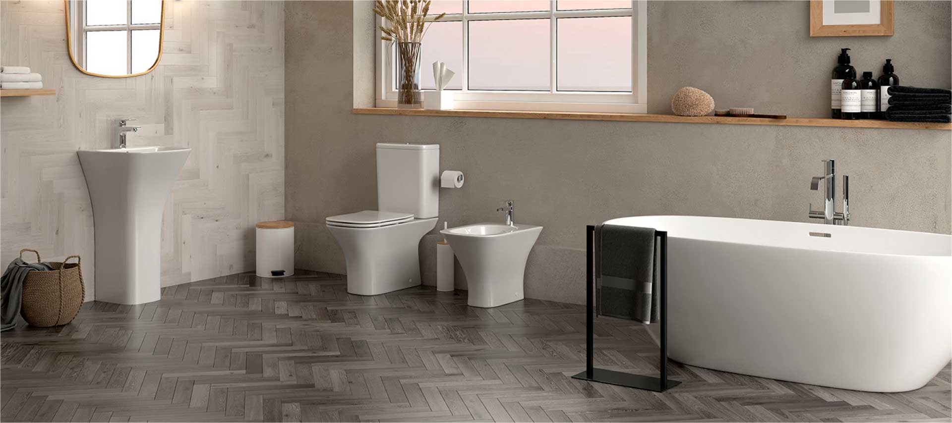 White glossy toilet and bathroom Maurema Home